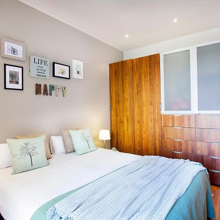 Apartments Barcelona & Home Deco Viladomat Bagian luar foto