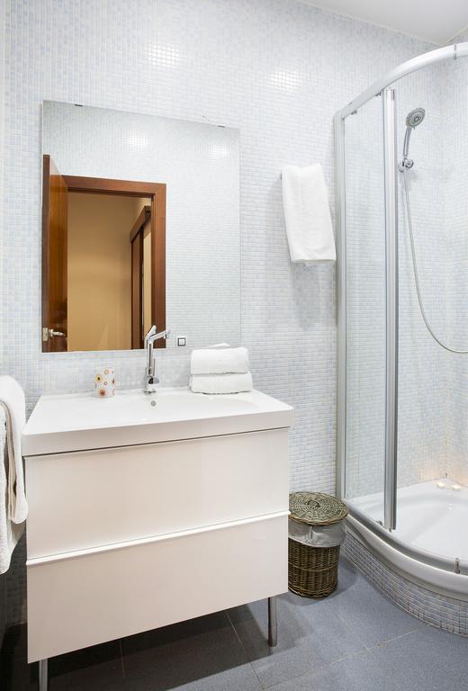 Apartments Barcelona & Home Deco Viladomat Bagian luar foto